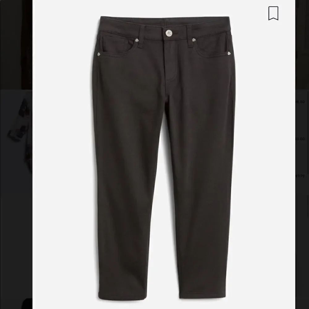 KUT FROM the Kloth Black Denim Cassandra split hem skinny Capri jean.